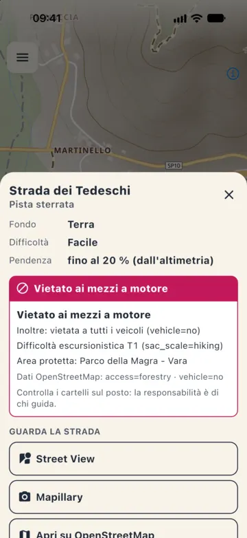 Scheda Vedi la strada della Strada dei Tedeschi, pista sterrata su terra, Facile, pendenza fino al 20 %: Vietato ai mezzi a motore, vietata a tutti i veicoli, difficoltà escursionistica T1, area protetta Parco della Magra - Vara, pulsanti Street View e Mapillary.