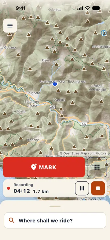 Free ride in progress: bar with the red dot, time and km, pause and stop buttons.